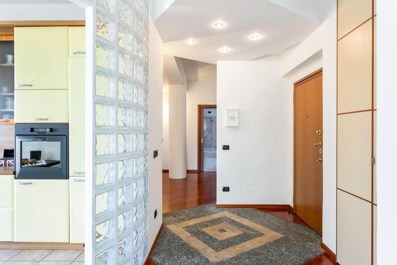 Santa Chiara Apartment By Myhomeinكومو المظهر الخارجي الصورة